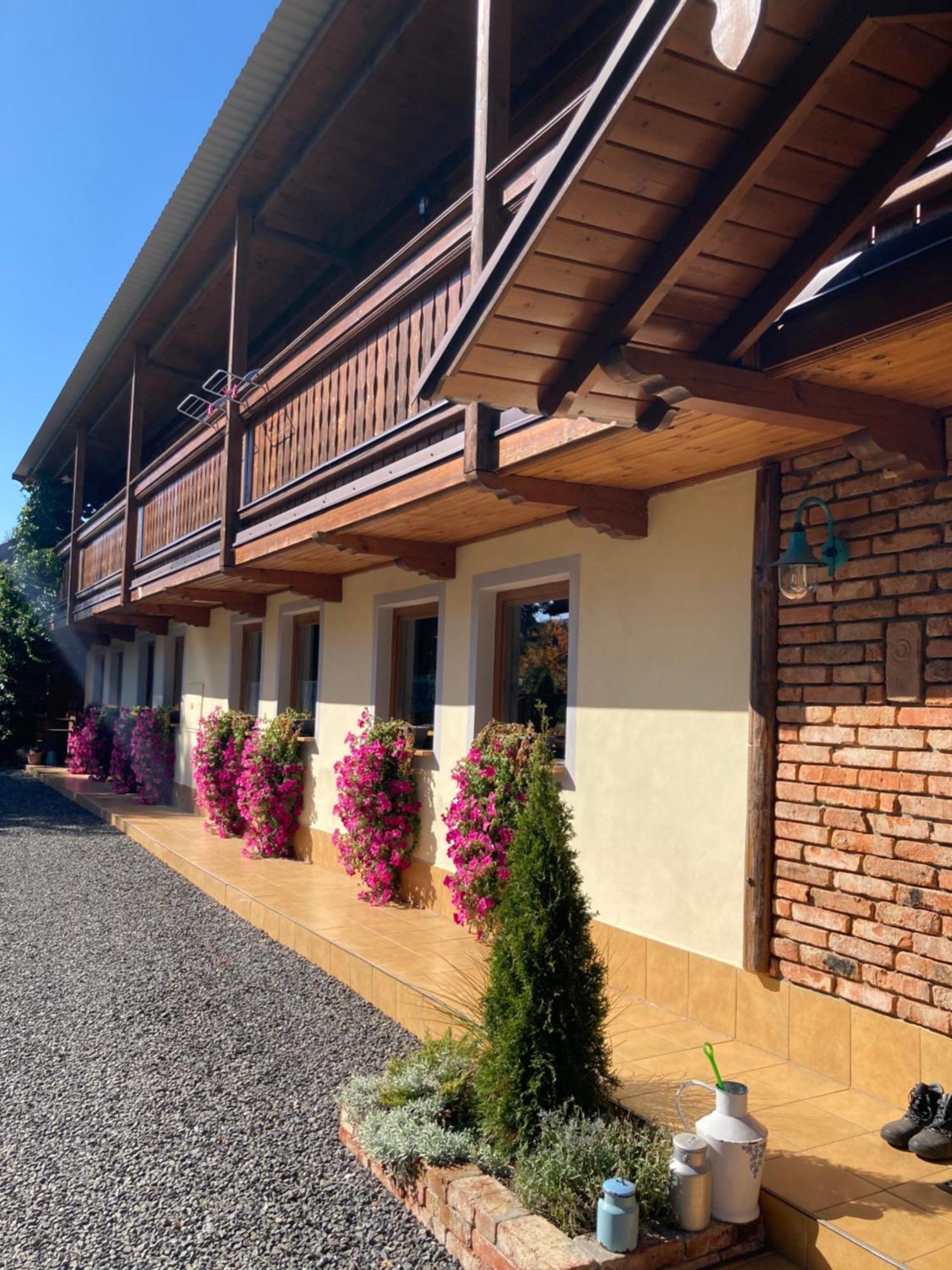 Hotel Privat Milan à Hrabušice Extérieur photo